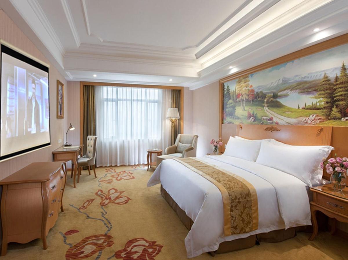 Vienna Hotel Guangzhou Nanpu Station Экстерьер фото