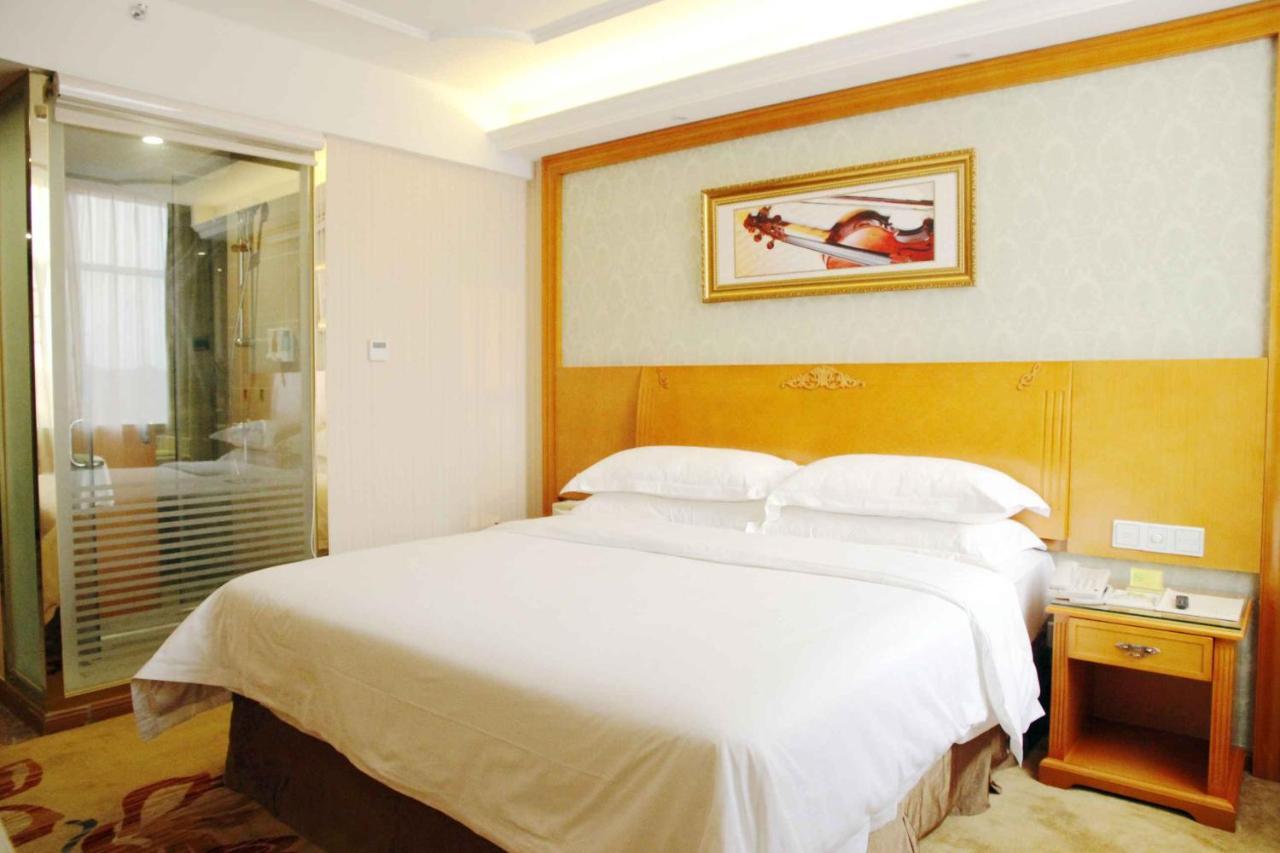 Vienna Hotel Guangzhou Nanpu Station Экстерьер фото